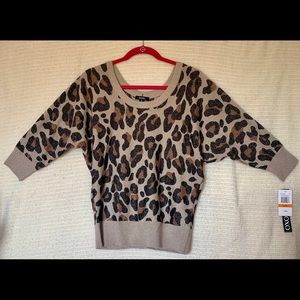 NWT - Leopard Button Back Quarter Sleeve Top